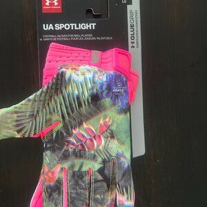 Under Armour Football Receiver Gloves – Adult Large – New With Tags